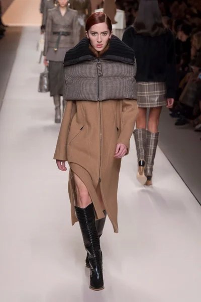Look 7